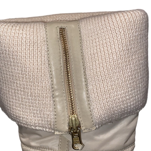 UGG® AUSTRALIA LEONA 1944 PALE
CREAM WEDGE BOOTS SIZE 12 - Picture 10 of 13